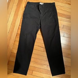 Men’s Club Monaco Chino’s Size 33W 32L in good condition. Bennet straight fit